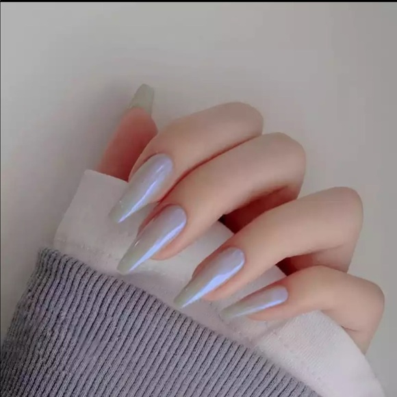 Press-On Nails - Picture 2 of 4